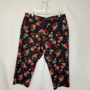 Zac and Rachel woman size 16W rose and butterfly pattern capri pants
